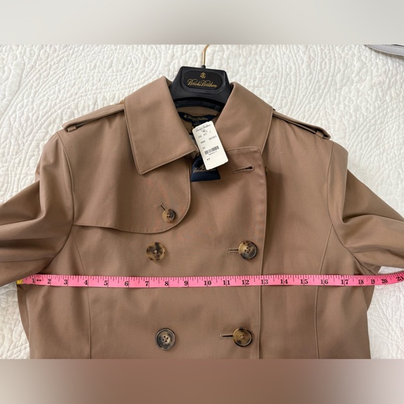 Brooks Brothers Classic Tan Trench Coat with zip-out lining, size 8P - Picture 5 of 7